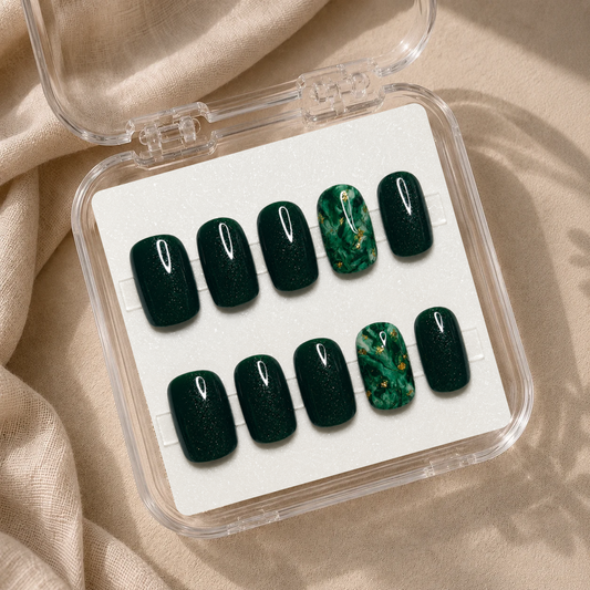Emerald Muse – Vert émeraude & effet marbré précieux – Amande