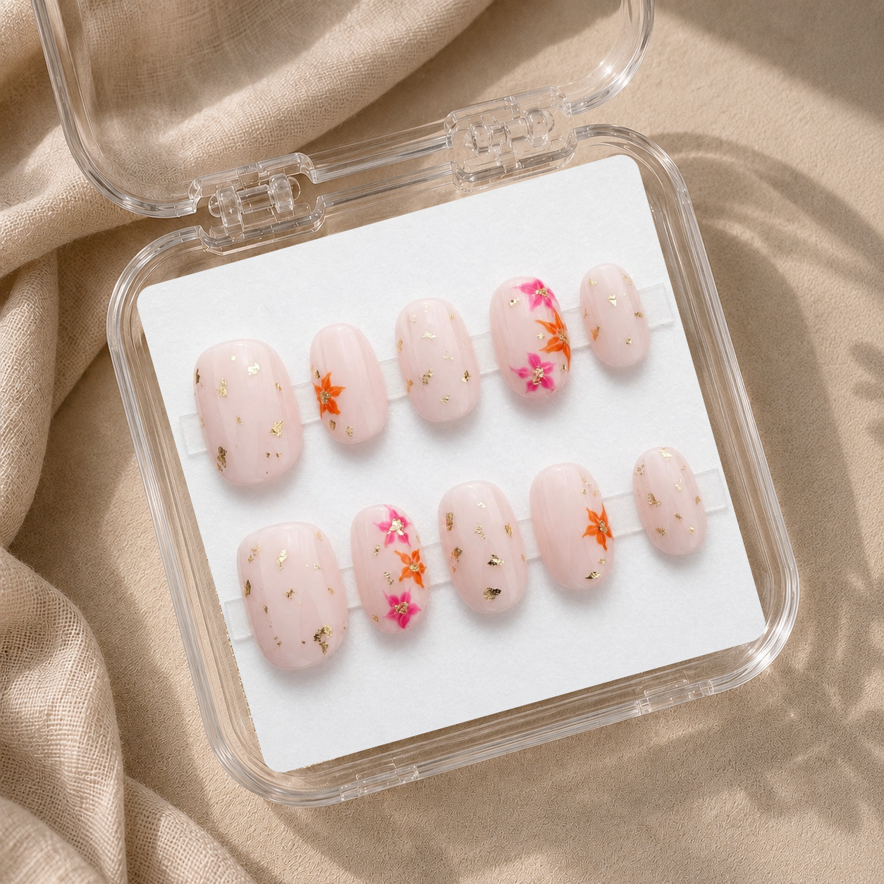 Golden Blossom – Nude rosé & fleurs colorées dorées – Carré